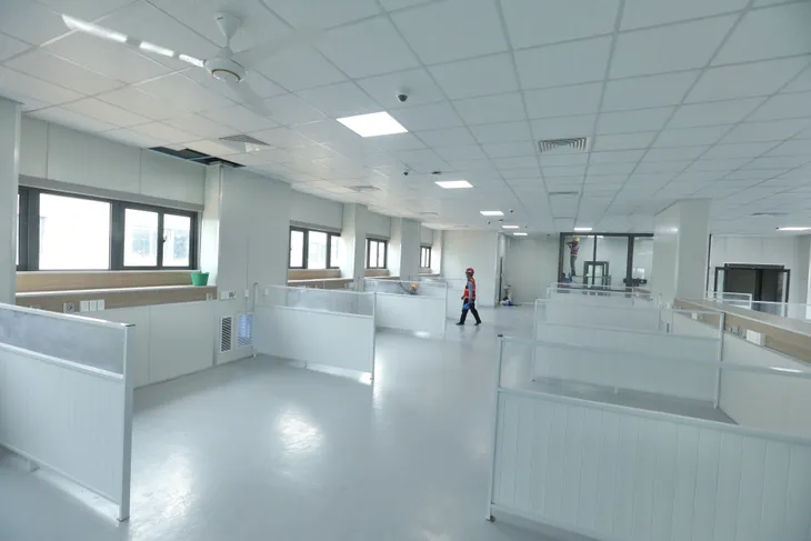 Bên trong bệnh viện dã chiến điều trị COVID-19 tại Hà Nội - Ảnh 1. Bên trong bệnh viện dã chiến điều trị COVID-19 tại Hà Nội - Ảnh 1.