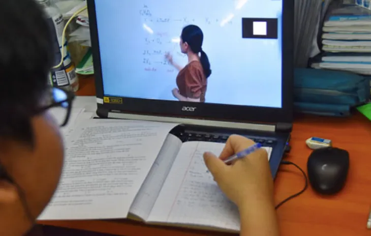Các gói hỗ trợ triển khai cùng lúc - “Liều thuốc” tiếp sức người dân, doanh nghiệp vượt bão COVID-19 - Ảnh 1. Các gói hỗ trợ triển khai cùng lúc - “Liều thuốc” tiếp sức người dân, doanh nghiệp vượt bão COVID-19 - Ảnh 1.