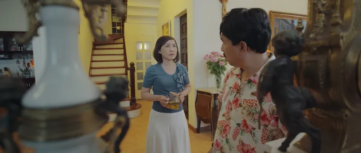 11 tháng 5 ngày - Tập 3: Ông Tiến (NSƯT Quang Thắng) qua mặt giúp việc trộm đồ nhà Tuệ Nhi - Ảnh 2. 11 tháng 5 ngày - Tập 3: Ông Tiến (NSƯT Quang Thắng) qua mặt giúp việc trộm đồ nhà Tuệ Nhi - Ảnh 2.