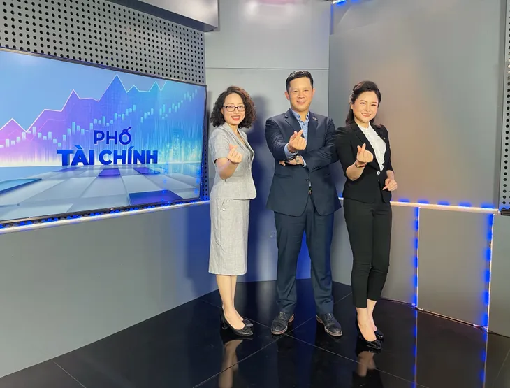 BTV Mùi Khánh Ly: Làm mới mình với Phố Tài chính - Ảnh 2. BTV Mùi Khánh Ly: Làm mới mình với Phố Tài chính - Ảnh 2.