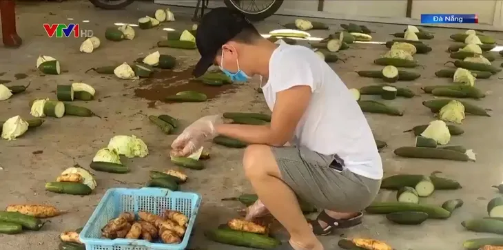 Tương thân tương ái, người dân Đà Nẵng đồng lòng phòng chống COVID-19 - Ảnh 1.