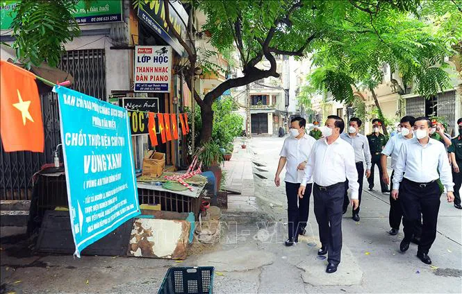 Bí thư Thành ủy Hà Nội: Khắc phục triệt để hạn chế, sơ hở trong phòng chống dịch - Ảnh 1. Bí thư Thành ủy Hà Nội: Khắc phục triệt để hạn chế, sơ hở trong phòng chống dịch - Ảnh 1.