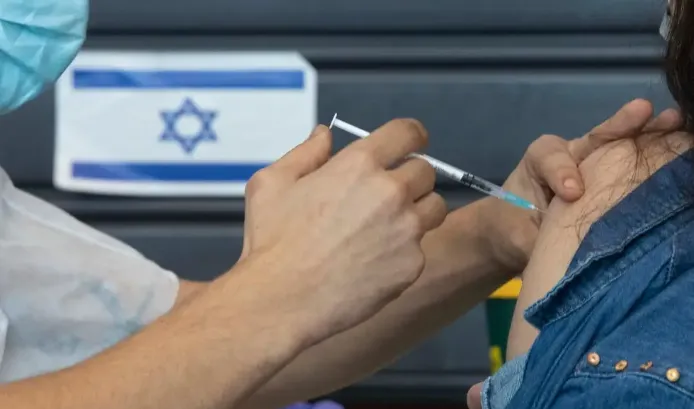 Israel mở rộng chương trình tiêm liều bổ sung, Nhật Bản cân nhắc cho phép tiêm kết hợp các vaccine - Ảnh 1. Israel mở rộng chương trình tiêm liều bổ sung, Nhật Bản cân nhắc cho phép tiêm kết hợp các vaccine - Ảnh 1.