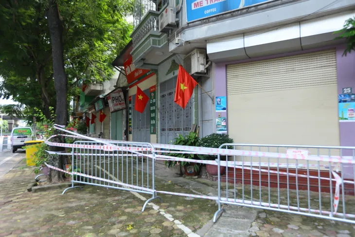 Hà Nội: Người bán gạo nhiễm COVID-19, phong tỏa một số hộ dân phố Bùi Huy Bích - Ảnh 4. Hà Nội: Người bán gạo nhiễm COVID-19, phong tỏa một số hộ dân phố Bùi Huy Bích - Ảnh 4.