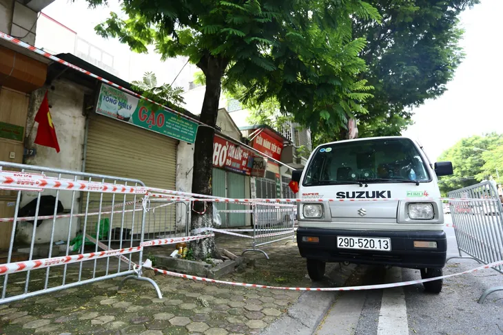Hà Nội: Người bán gạo nhiễm COVID-19, phong tỏa một số hộ dân phố Bùi Huy Bích - Ảnh 3. Hà Nội: Người bán gạo nhiễm COVID-19, phong tỏa một số hộ dân phố Bùi Huy Bích - Ảnh 3.