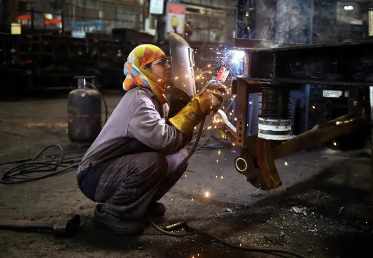 Quá tập trung phát triển dịch vụ, Ấn Độ “bỏ quên” sản xuất - Ảnh 1. Quá tập trung phát triển dịch vụ, Ấn Độ “bỏ quên” sản xuất - Ảnh 1.