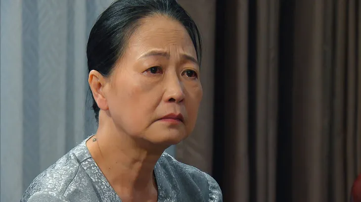 Hương vị tình thân phần 2 - Tập 6: Thiên Nga gãy cánh bị Long hủy hôn - Ảnh 4. Hương vị tình thân phần 2 - Tập 6: Thiên Nga gãy cánh bị Long hủy hôn - Ảnh 4.