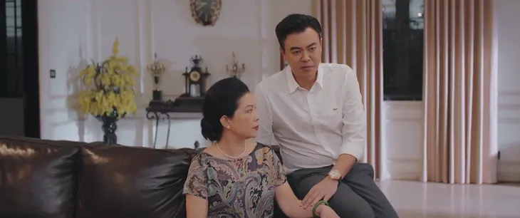 11 tháng 5 ngày - Tập 4: Thuận nịnh mẹ cho ra ở riêng sau khi cưới - Ảnh 3. 11 tháng 5 ngày - Tập 4: Thuận nịnh mẹ cho ra ở riêng sau khi cưới - Ảnh 3.
