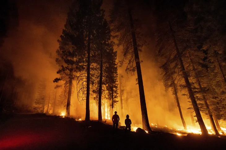 Cháy rừng lan nhanh ở California, hàng nghìn người phải sơ tán - Ảnh 3. Cháy rừng lan nhanh ở California, hàng nghìn người phải sơ tán - Ảnh 3.