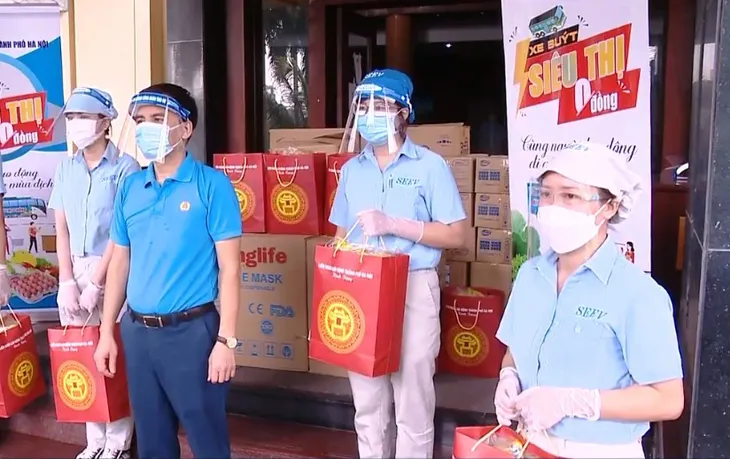 Những chuyến xe nhân ái vì lao động khó khăn - Ảnh 1. Những chuyến xe nhân ái vì lao động khó khăn - Ảnh 1.