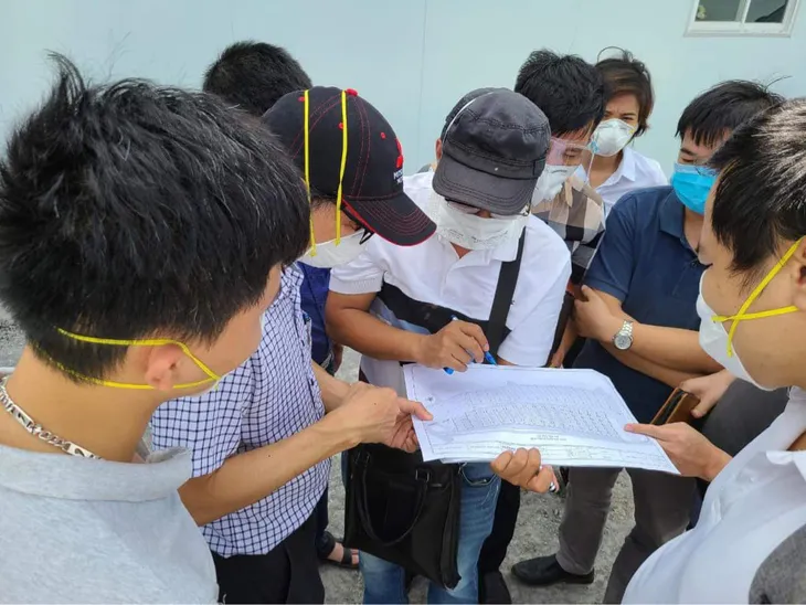 Hơn 300 y, bác sĩ cùng 8 tấn trang thiết bị từ Bệnh viện Hữu nghị Việt Đức vào TP. Hồ Chí Minh - Ảnh 1. Hơn 300 y, bác sĩ cùng 8 tấn trang thiết bị từ Bệnh viện Hữu nghị Việt Đức vào TP. Hồ Chí Minh - Ảnh 1.
