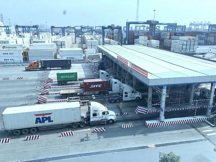 Hỏa tốc “giải cứu” ùn tắc hàng hóa tại cảng Cát Lái - Ảnh 2. Hỏa tốc “giải cứu” ùn tắc hàng hóa tại cảng Cát Lái - Ảnh 2.