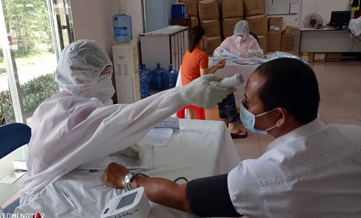 Đồng Nai đã bắt đầu tiêm vaccine COVID-19 cho công nhân - Ảnh 1. Đồng Nai đã bắt đầu tiêm vaccine COVID-19 cho công nhân - Ảnh 1.