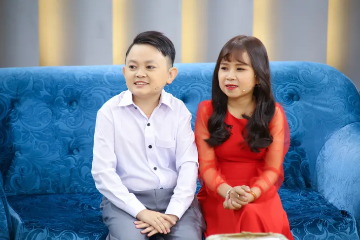 Hạnh phúc của đôi vợ chồng tí hon nên duyên từ mạng xã hội - Ảnh 1. Hạnh phúc của đôi vợ chồng tí hon nên duyên từ mạng xã hội - Ảnh 1.