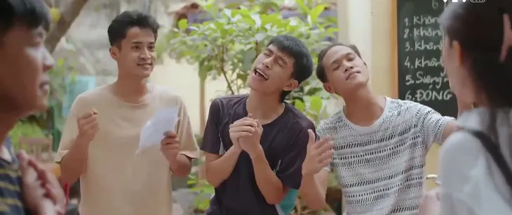 11 tháng 5 ngày - Tập 4: Màn tỏ tình bắt chước trên phim và cái kết! - Ảnh 3. 11 tháng 5 ngày - Tập 4: Màn tỏ tình bắt chước trên phim và cái kết! - Ảnh 3.