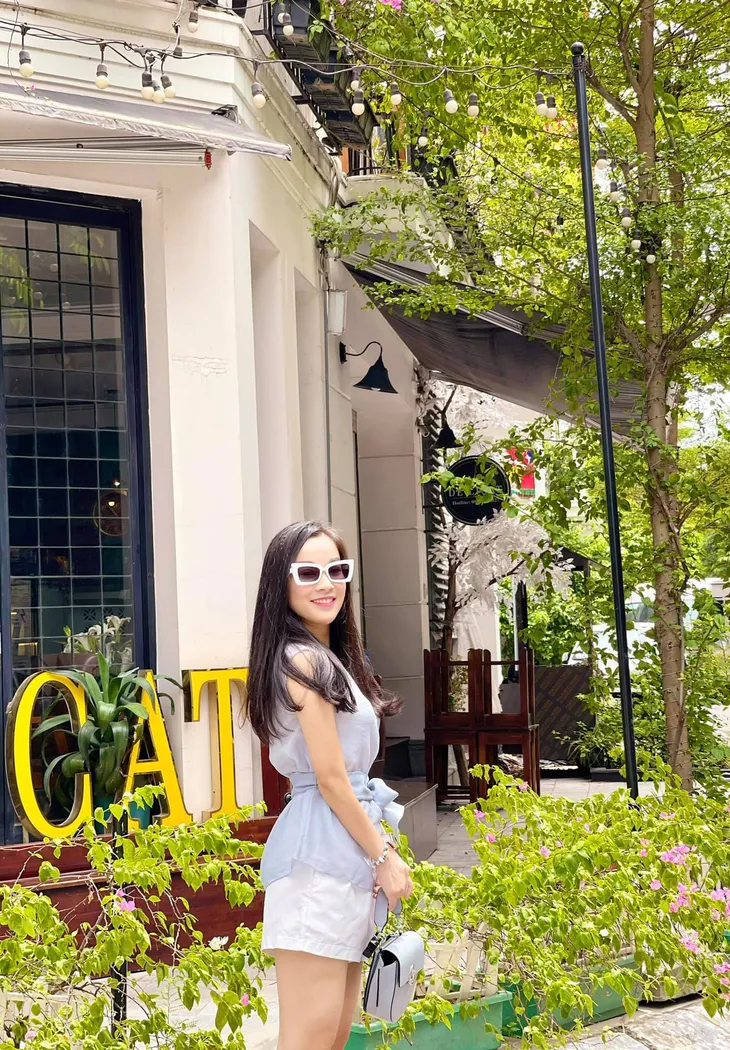 Nhan sắc Minh Hương Vàng Anh ngoài đời khác xa trên phim 11 tháng 5 ngày - Ảnh 13. Nhan sắc Minh Hương Vàng Anh ngoài đời khác xa trên phim 11 tháng 5 ngày - Ảnh 13.