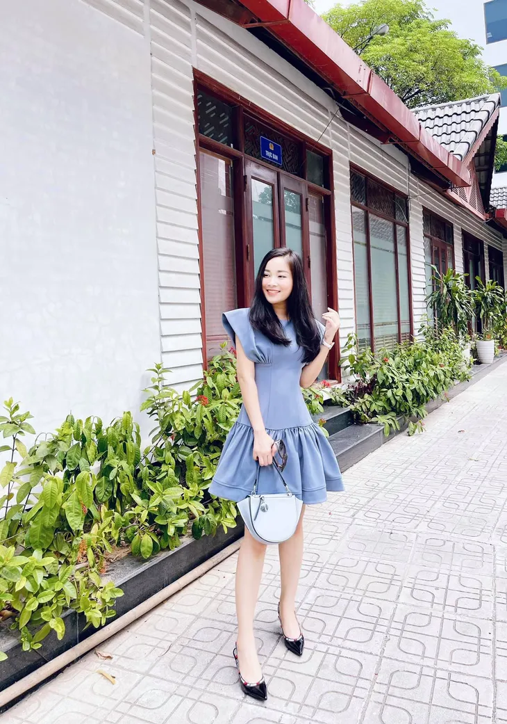 Nhan sắc Minh Hương Vàng Anh ngoài đời khác xa trên phim 11 tháng 5 ngày - Ảnh 8. Nhan sắc Minh Hương Vàng Anh ngoài đời khác xa trên phim 11 tháng 5 ngày - Ảnh 8.