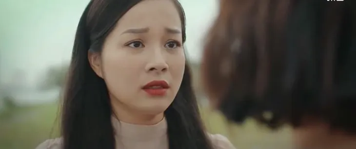 Nhan sắc Minh Hương Vàng Anh ngoài đời khác xa trên phim 11 tháng 5 ngày - Ảnh 2. Nhan sắc Minh Hương Vàng Anh ngoài đời khác xa trên phim 11 tháng 5 ngày - Ảnh 2.