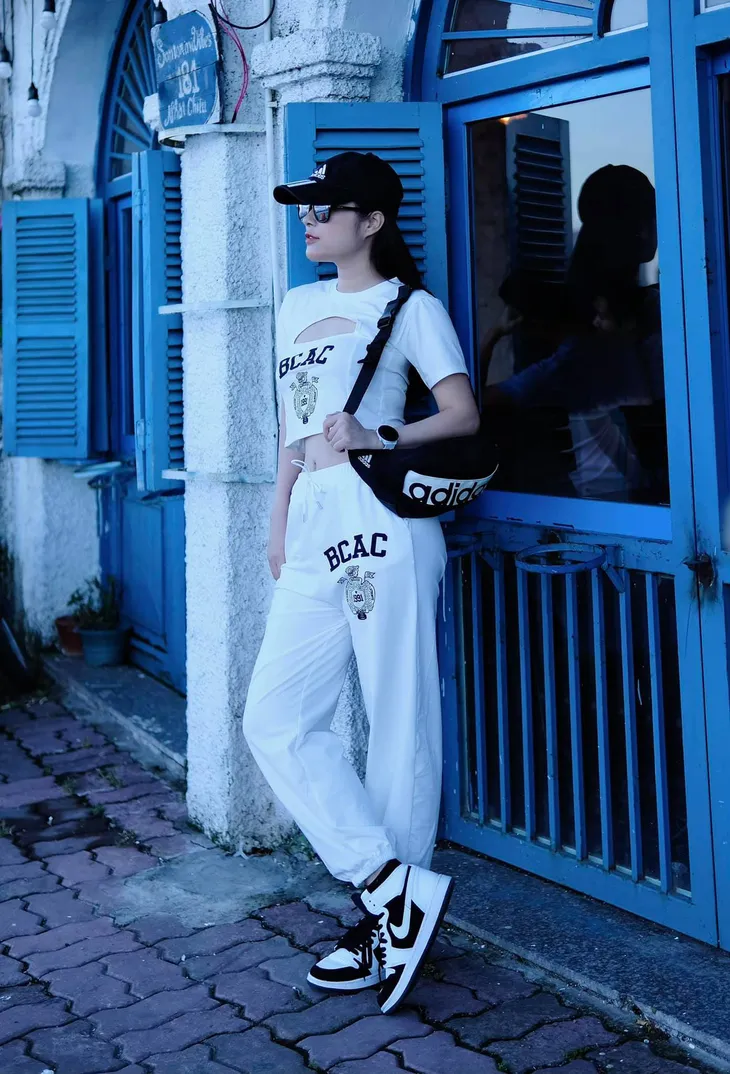 Nhan sắc Minh Hương Vàng Anh ngoài đời khác xa trên phim 11 tháng 5 ngày - Ảnh 12. Nhan sắc Minh Hương Vàng Anh ngoài đời khác xa trên phim 11 tháng 5 ngày - Ảnh 12.
