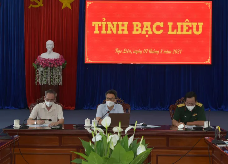 Phó Thủ tướng Vũ Đức Đam: Sóc Trăng phải khẩn trương phát hiện sớm, không để dịch xâm nhập vào cộng đồng - Ảnh 2. Phó Thủ tướng Vũ Đức Đam: Sóc Trăng phải khẩn trương phát hiện sớm, không để dịch xâm nhập vào cộng đồng - Ảnh 2.