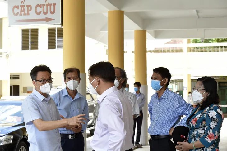 Phó Thủ tướng Vũ Đức Đam: Sóc Trăng phải khẩn trương phát hiện sớm, không để dịch xâm nhập vào cộng đồng - Ảnh 1. Phó Thủ tướng Vũ Đức Đam: Sóc Trăng phải khẩn trương phát hiện sớm, không để dịch xâm nhập vào cộng đồng - Ảnh 1.
