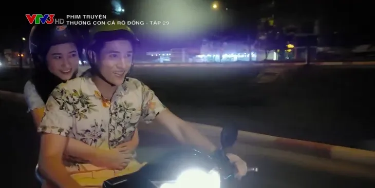 Thương con cá rô đồng - Tập 29: Mạnh phải lòng Thương, Nhung đánh vỡ đầu Hải đen vì Đạo - Ảnh 10. Thương con cá rô đồng - Tập 29: Mạnh phải lòng Thương, Nhung đánh vỡ đầu Hải đen vì Đạo - Ảnh 10.