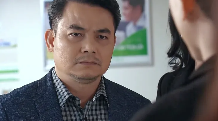 Hương vị tình thân: Ông Khang bất ngờ uốn éo, điệu đà thành cây hài - Ảnh 2.
