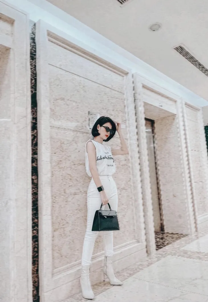 Diễn viên Việt tuần qua: Khả Ngân bị tổn thương, Thu Hoài diện đồ sexy rồi chỉ ở nhà - Ảnh 7. Diễn viên Việt tuần qua: Khả Ngân bị tổn thương, Thu Hoài diện đồ sexy rồi chỉ ở nhà - Ảnh 7.