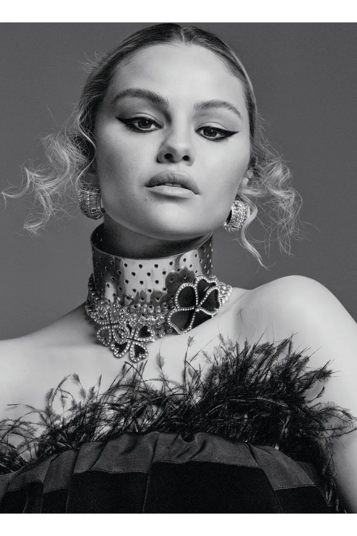 Selena Gomez: Tôi bị nguyền rủa trong chuyện tình cảm - Ảnh 2. Selena Gomez: Tôi bị nguyền rủa trong chuyện tình cảm - Ảnh 2.