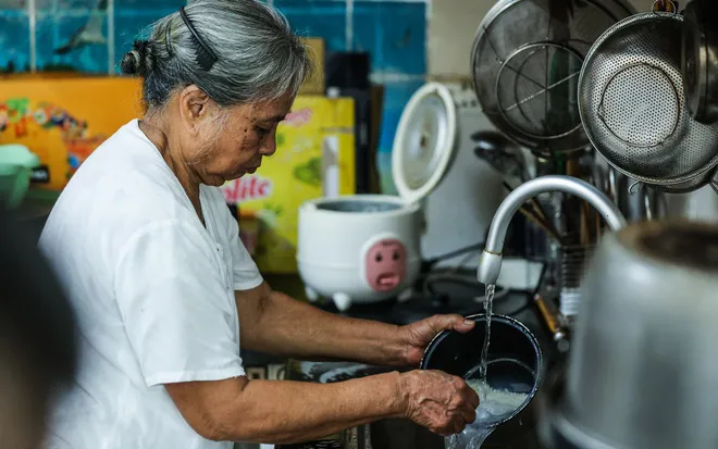 Giảm giá điện, nước, viễn thông: Kịp thời và thiết thực - Ảnh 1. Giảm giá điện, nước, viễn thông: Kịp thời và thiết thực - Ảnh 1.