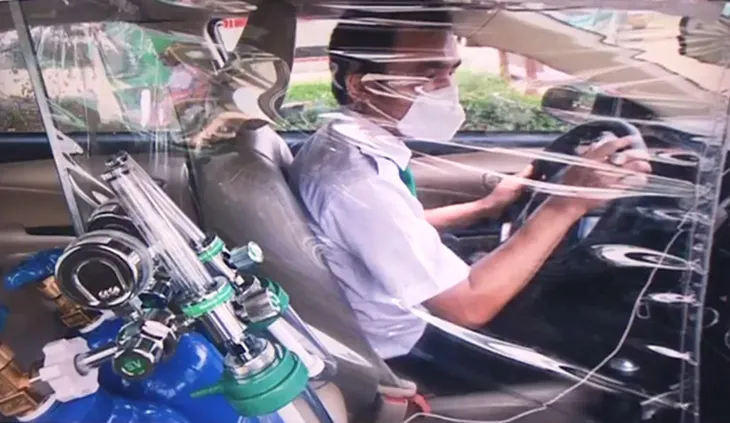 TP Hồ Chí Minh huy động gần 500 taxi, xe khách chở bệnh nhân COVID-19 - Ảnh 1. TP Hồ Chí Minh huy động gần 500 taxi, xe khách chở bệnh nhân COVID-19 - Ảnh 1.