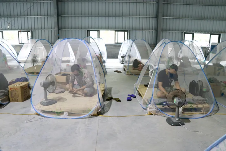 Sản xuất “3 tại chỗ” khó chồng khó, doanh nghiệp kiến nghị giải pháp linh hoạt - Ảnh 1. Sản xuất “3 tại chỗ” khó chồng khó, doanh nghiệp kiến nghị giải pháp linh hoạt - Ảnh 1.