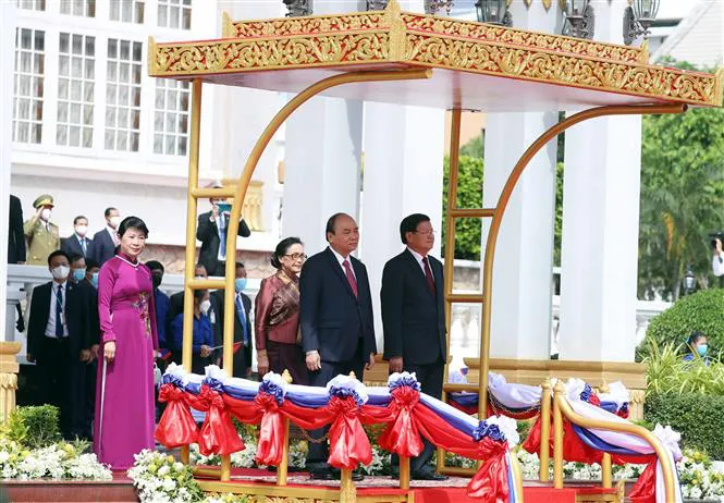 Chủ tịch nước Nguyễn Xuân Phúc thăm hữu nghị chính thức Lào - Ảnh 2. Chủ tịch nước Nguyễn Xuân Phúc thăm hữu nghị chính thức Lào - Ảnh 2.