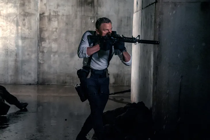 No Time To Die tung trailer hé lộ pha hành động không tưởng của Daniel Craig - Ảnh 2. No Time To Die tung trailer hé lộ pha hành động không tưởng của Daniel Craig - Ảnh 2.