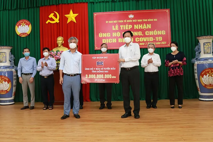 Tập đoàn DIC ủng hộ Đồng Nai 5,5 tỉ đồng phòng, chống COVID-19 - Ảnh 1. Tập đoàn DIC ủng hộ Đồng Nai 5,5 tỉ đồng phòng, chống COVID-19 - Ảnh 1.