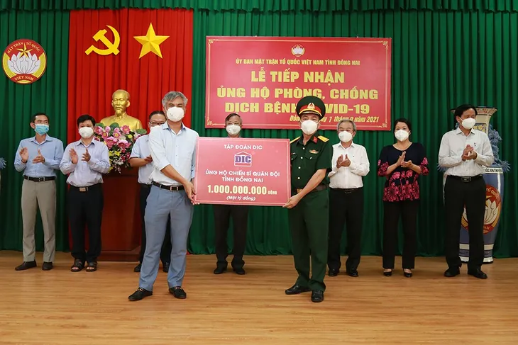 Tập đoàn DIC ủng hộ Đồng Nai 5,5 tỉ đồng phòng, chống COVID-19 - Ảnh 2. Tập đoàn DIC ủng hộ Đồng Nai 5,5 tỉ đồng phòng, chống COVID-19 - Ảnh 2.