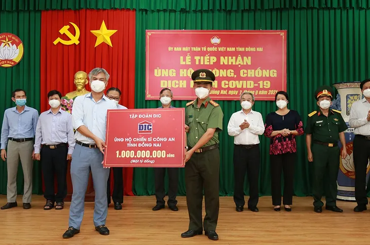 Tập đoàn DIC ủng hộ Đồng Nai 5,5 tỉ đồng phòng, chống COVID-19 - Ảnh 3. Tập đoàn DIC ủng hộ Đồng Nai 5,5 tỉ đồng phòng, chống COVID-19 - Ảnh 3.