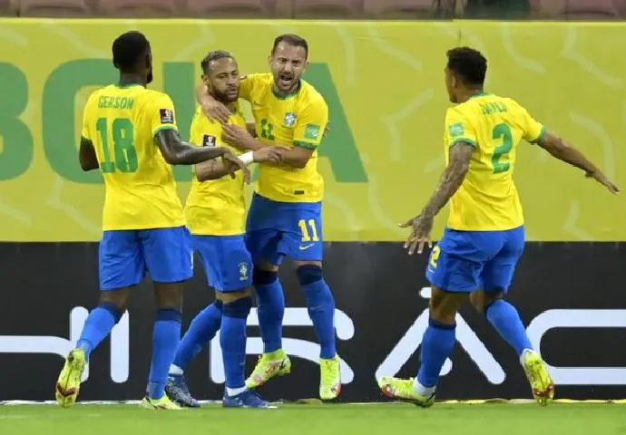 Neymar tỏa sáng, Brazil xây chắc ngôi đầu - Ảnh 1. Neymar tỏa sáng, Brazil xây chắc ngôi đầu - Ảnh 1.