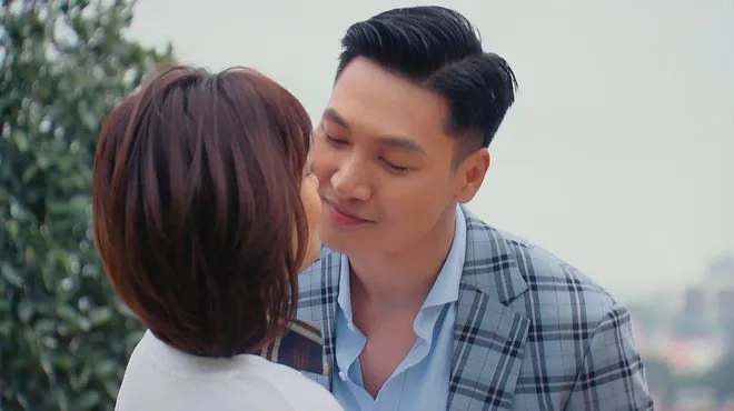 Ngọt ngào trên phim nhưng ngoài đời Phương Oanh không dám tương tác với Mạnh Trường - Ảnh 1. Ngọt ngào trên phim nhưng ngoài đời Phương Oanh không dám tương tác với Mạnh Trường - Ảnh 1.