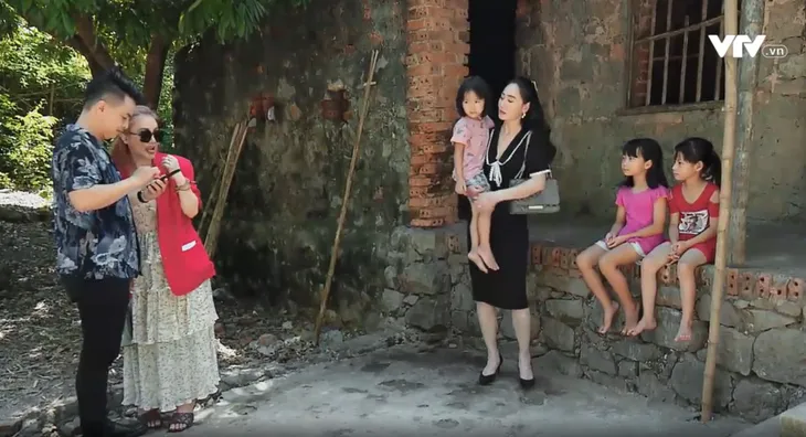 Hương vị tình thân phần 2 - Tập 32: Mẹ chồng dính phốt lừa đảo từ thiện, Nam cứu nguy lập công lớn? - Ảnh 1. Hương vị tình thân phần 2 - Tập 32: Mẹ chồng dính phốt lừa đảo từ thiện, Nam cứu nguy lập công lớn? - Ảnh 1.