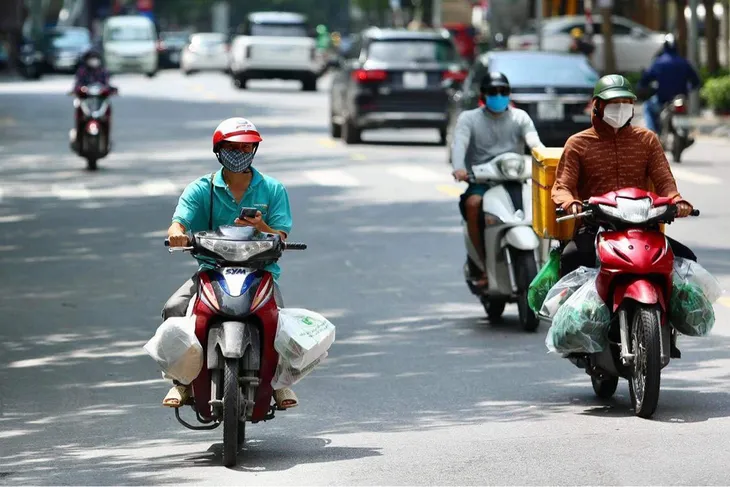 Giá vận chuyển tại TP Hồ Chí Minh vẫn đắt đỏ - Ảnh 1. Giá vận chuyển tại TP Hồ Chí Minh vẫn đắt đỏ - Ảnh 1.