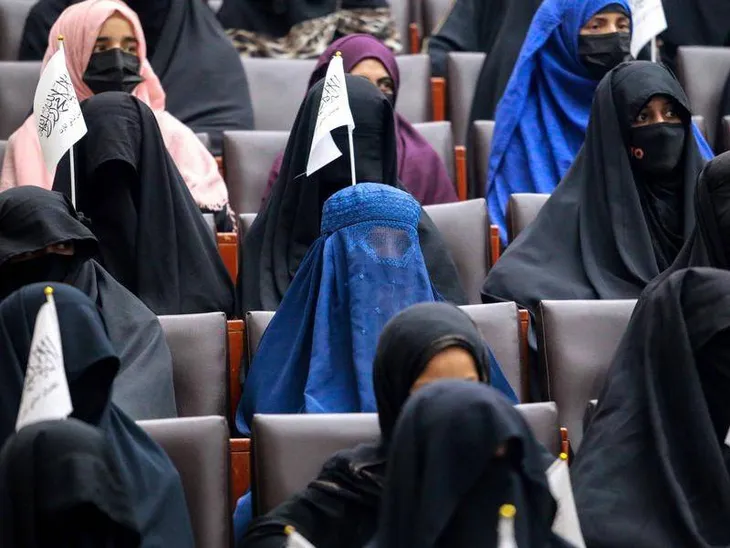 Taliban cho phép phụ nữ học đại học kèm một số điều kiện - Ảnh 1. Taliban cho phép phụ nữ học đại học kèm một số điều kiện - Ảnh 1.
