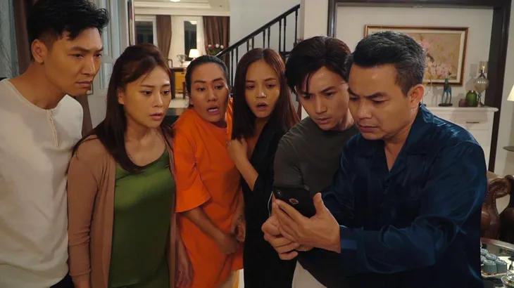 Hương vị tình thân phần 2 - Tập 34: Ông Khang nhận sai khi để vợ cô đơn tìm đến cái chết - Ảnh 1. Hương vị tình thân phần 2 - Tập 34: Ông Khang nhận sai khi để vợ cô đơn tìm đến cái chết - Ảnh 1.
