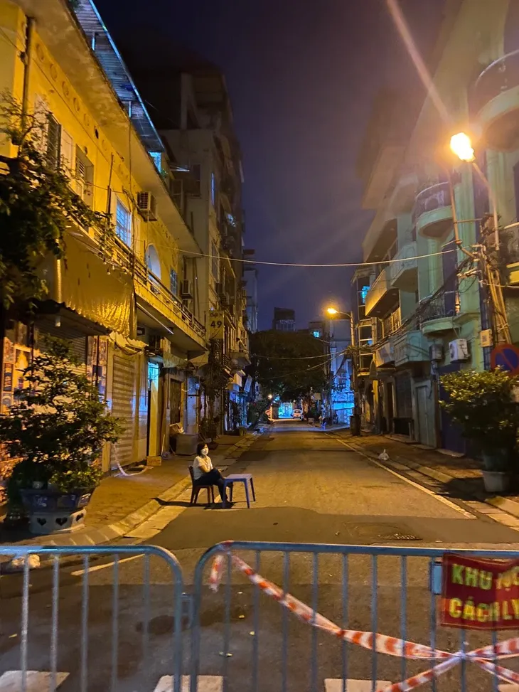 Dỡ bỏ phong tỏa, phường Văn Miếu vẫn thực hiện nghiêm công tác phòng dịch - Ảnh 2. Dỡ bỏ phong tỏa, phường Văn Miếu vẫn thực hiện nghiêm công tác phòng dịch - Ảnh 2.