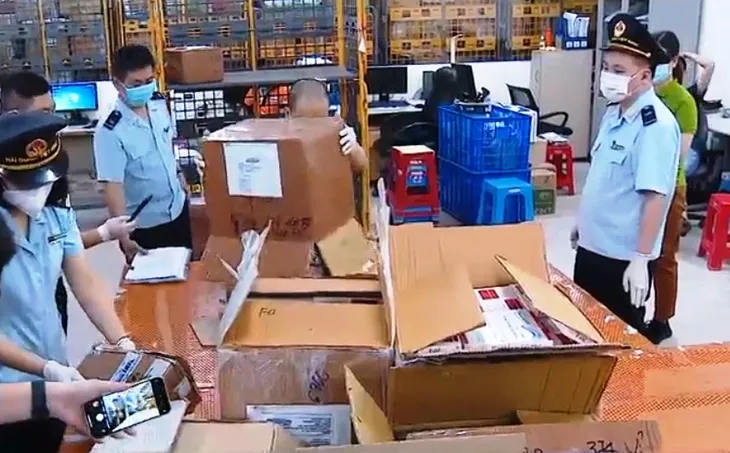 Vạch trần thủ đoạn nhập lậu hơn 60.000 thuốc điều trị COVID-19 từ Ấn Độ - Ảnh 1. Vạch trần thủ đoạn nhập lậu hơn 60.000 thuốc điều trị COVID-19 từ Ấn Độ - Ảnh 1.