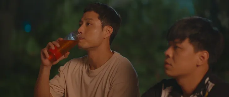 11 tháng 5 ngày - Tập 22: Nhảy xuống hồ cứu Nhi, Đăng lại thành trò cười cho cô nàng? - Ảnh 10. 11 tháng 5 ngày - Tập 22: Nhảy xuống hồ cứu Nhi, Đăng lại thành trò cười cho cô nàng? - Ảnh 10.