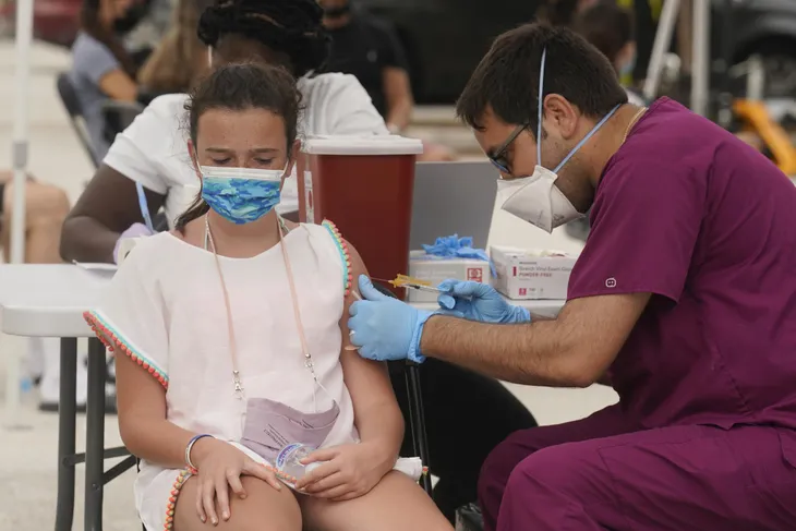 Các nước châu Á tăng tốc tiêm vaccine, dịch COVID-19 không thể kết thúc trong vòng 6 tháng tới - Ảnh 1. Các nước châu Á tăng tốc tiêm vaccine, dịch COVID-19 không thể kết thúc trong vòng 6 tháng tới - Ảnh 1.
