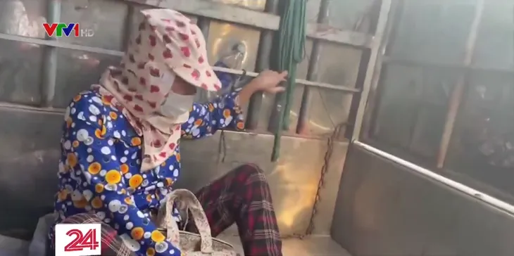 Thủ đoạn đưa đón chui khách ra vào Hà Nội: Lợi dụng xe luồng xanh, chế thời hạn giấy đi đường - Ảnh 2.