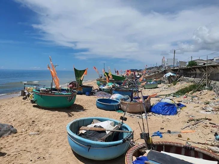 Bà Rịa - Vũng Tàu: Làm rõ thông tin ngư dân tụ tập đòi ra khơi nhưng bị ngăn cản - Ảnh 1. Bà Rịa - Vũng Tàu: Làm rõ thông tin ngư dân tụ tập đòi ra khơi nhưng bị ngăn cản - Ảnh 1.