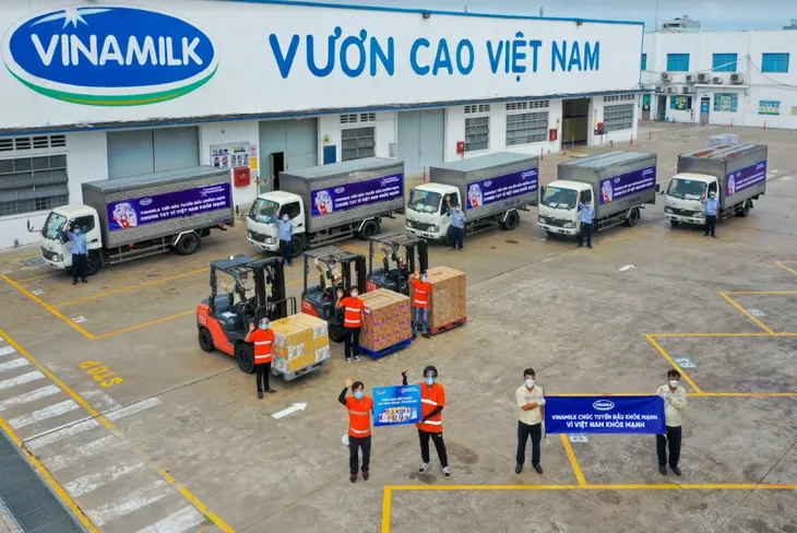 Chung tay chống dịch, Vinamilk đã đóng góp hơn 95 tỷ đồng qua nhiều hoạt động thiết thực - Ảnh 5. Chung tay chống dịch, Vinamilk đã đóng góp hơn 95 tỷ đồng qua nhiều hoạt động thiết thực - Ảnh 5.